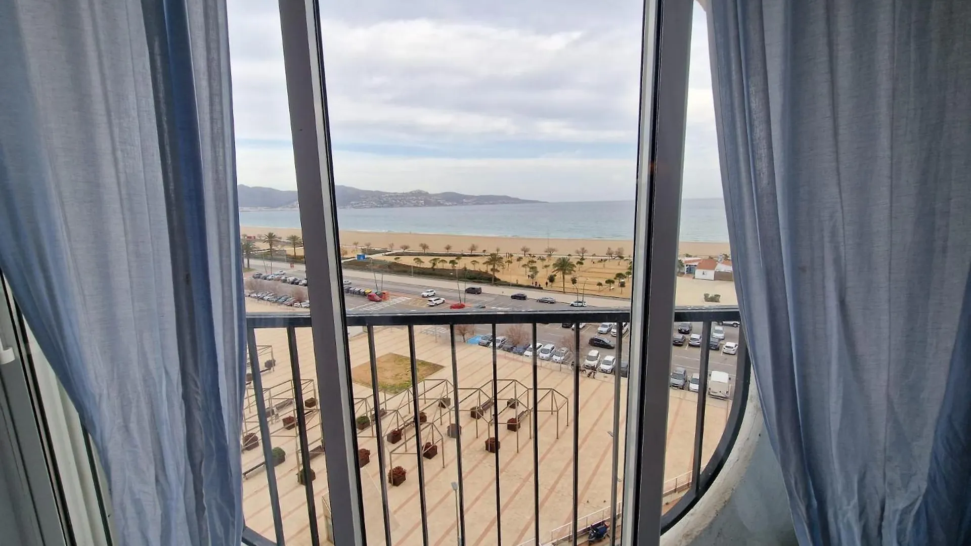 אמפוריבראבה Apartamento Karina Beach-6 0*,